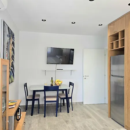 Le Petit 098 Apartament Golem (Tirana)